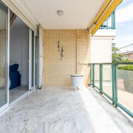 Apartamento Frente A Playa Y 10 Min Port Aventura * Cambrils